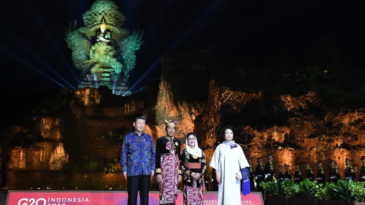 Presiden China Xi Jinping dan Istri Jadi Sorotan Kenakan Tenun Endek Bali di Welcoming Dinner G20