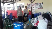 Vaksinasi di Samsat Sumenep. (Dian Kurniawan/Liputan6.com)