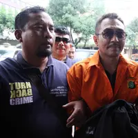 Gatot Brajamusti di Polda Metro Jaya (Nurwahyunan/bintang.com)