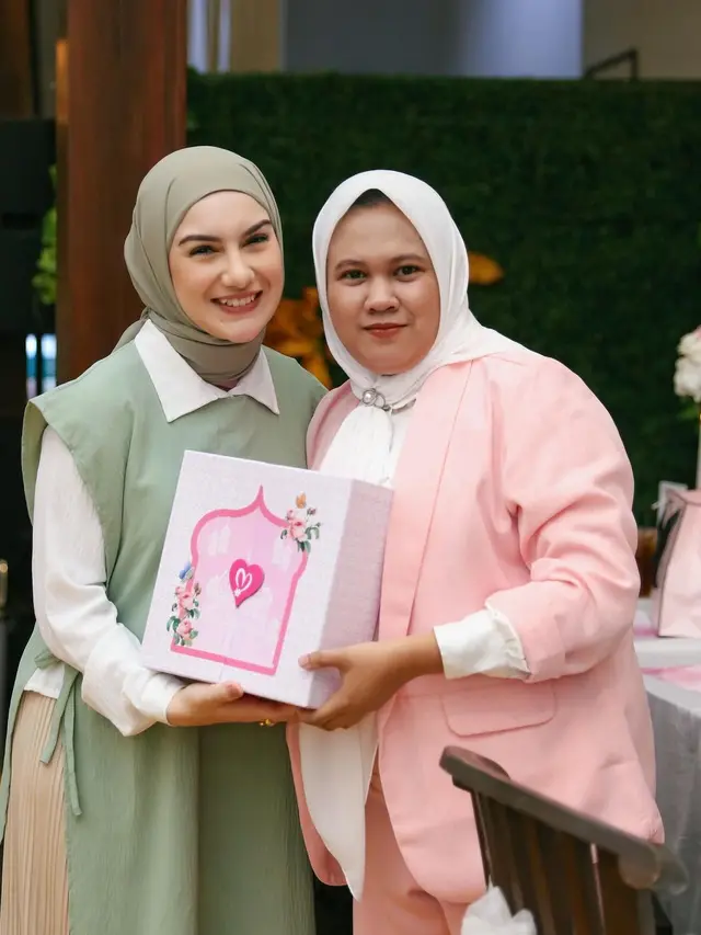 Irish Bella dan penggemarnya (Instagram/_irishbella_)