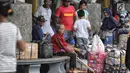 Pemudik motor gratis usai turun dari kapal Perintis KM. Sabuk Nusatara di Pelabuhan Tanjung Priok, Jakarta, Rabu (20/6). Puncak arus balik pemudik di Pelabuhan tersebut diperkirakan akan terjadi H+7 Lebaran. (Liputan6.com/Faizal Fanani)