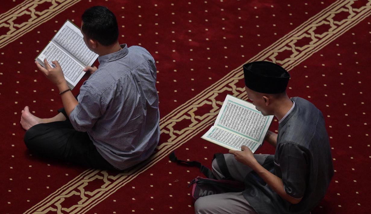 Hari ini, Sabtu 1 Maret 2025 menjadi awal masuknya bulan suci Ramadan 1446 Hijriah. (BAY ISMOYO/AFP)