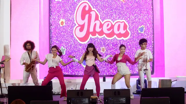 Ghea Indrawari - Fimela Day