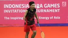 Pebulutangkis DIY, Arya Sadewa saat turun di kelas RR2 Indonesia Para Games Invitational Tournament 2018 di Istora Senayan, Jakarta, Rabu (27/6). Ajang ini sekaligus test event Asian Para Games 2018. (Liputan6.com/Helmi Fithriansyah)