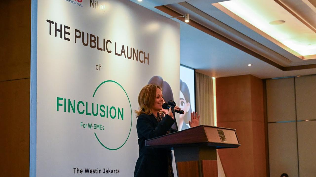Penjabat Direktur Misi USAID Indonesia Erin Nicholson dalam peluncuran program Finclusion. (Foto: Kedubes AS)