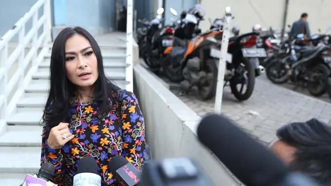 [Bintang] Iis Dahlia