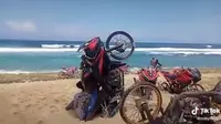 Viral video tanam motor di pantai (Sumber: TikTok/robyfkco7)