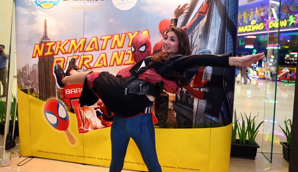 Selain Natalie Sarah, hadir juga selebriti lainnya seperti Gigi ex Cherybelle, Ananda Omesh, Indra Herlambang, Marissa Nasution, Ibnu Jamil dan yang lainnya di gala premiere Spider-Man: Homecoming.  (Nurwahyunan/Bintang.com)