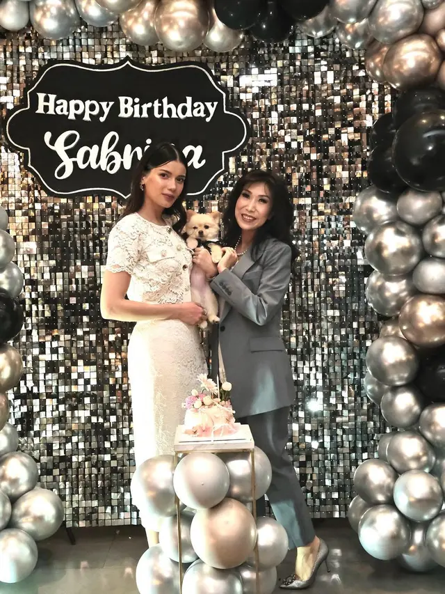 7 Momen Perayaan Ulang Tahun Sabrina Chairunnisa, Dapat Kejutan dari Deddy Corbuzier