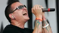 Vokalis band rock Linkin Park, Chester Bennington (AP Photo/Carolyn Kaster)