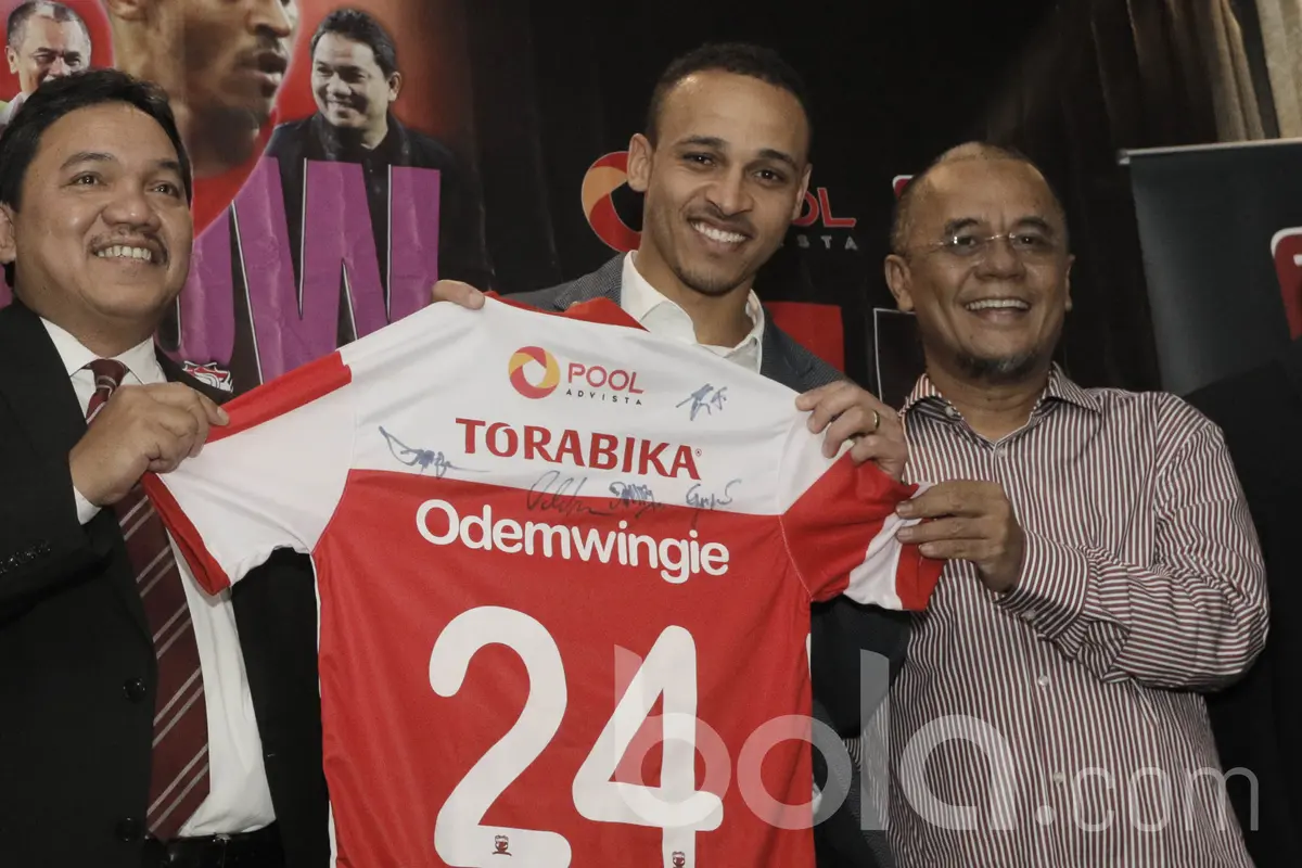 Peter Odemwingie, Madura United