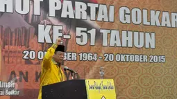 Ketum Partai Golkar versi Munas Ancol, Agung Laksono berpidato pada HUT Partai Golkar ke-51 di Kantor DPP Golkar, Jakarta, Selasa (20/10). Pada perayaan kali ini, Golkar sedang menghadapi konflik dualisme internal. (Liputan6.com/Andrian M Tunay)