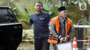 Bupati Sidoarjo nonaktif, Saiful Ilah tiba di Gedung KPK, Jakarta, Kamis (20/2/2020). Saiful Ilah diperiksa sebagai tersangka untuk melengkapi berkas terkait dugaan menerima suap proyek infrastruktur di Dinas PUPR Kabupaten Sidoarjo. (merdeka.com/Dwi Narwoko)