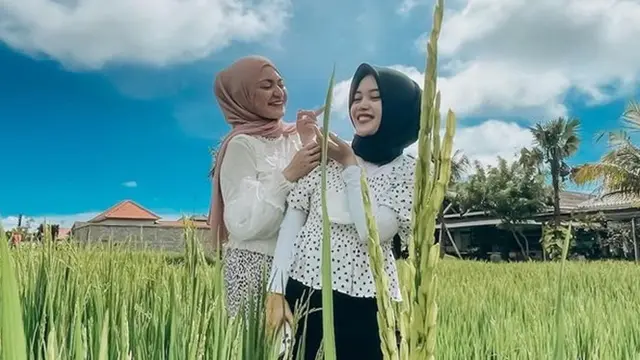6 Momen Kedekatan Nathalie Holscher dengan Putri Delina, Bak Kakak Adik