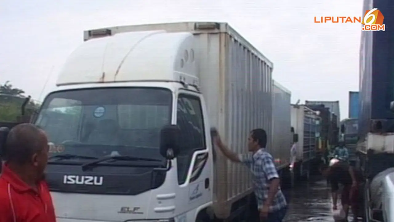 kemacetan-parah-140206b.jpg