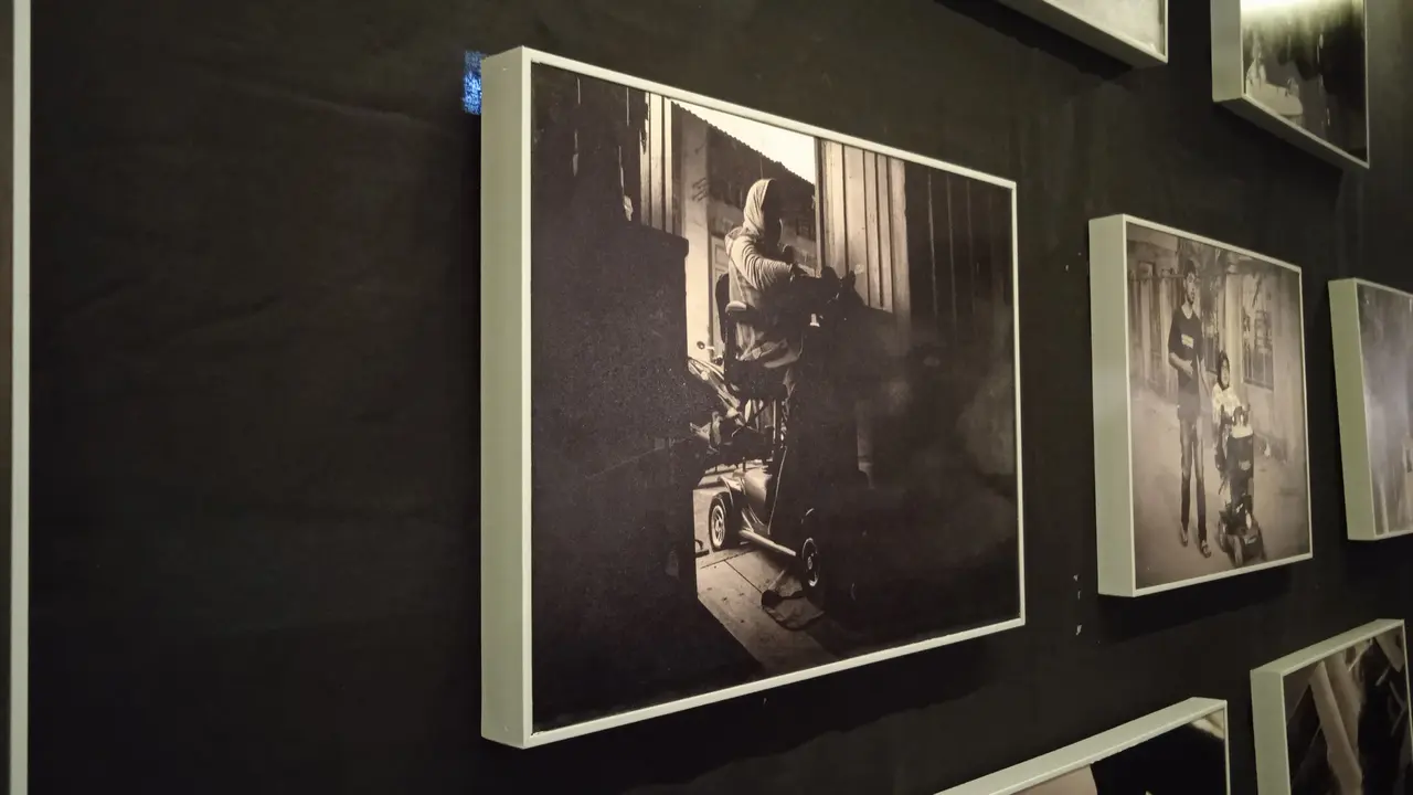 Karya fotografi di lokasi pameran Aceh Art Peace Camp (Liputan6.com/Rino Abonita)