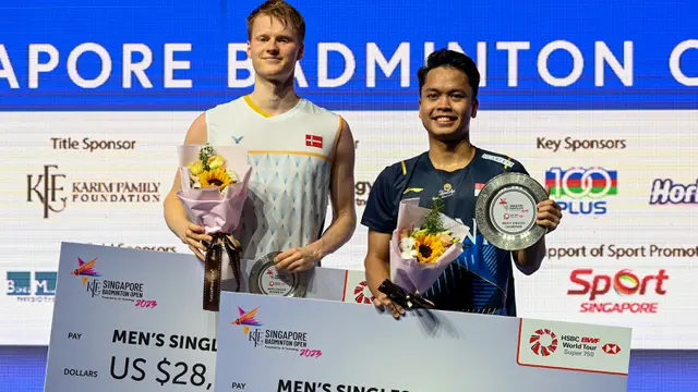 Foto: Jinakkan Anders Antonsen, Anthony Ginting Raih Gelar Back to Back di Singapore Open 2023