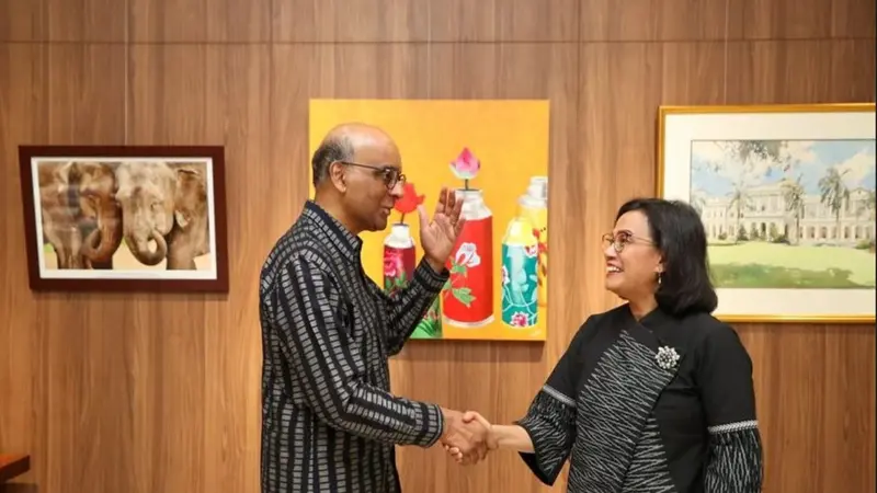 Menteri Keuangan (Menkeu) Sri Mulyani Indrawati bertemu dengan Presiden Singapura Tharman Shanmugaratnam. (Foto: instagram @smindrawati)