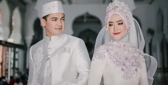 Pada Februari lalu, Tommy Kurniawan resmi menikah dengan Lisya Nurrahmi. Ini merupakan pernikahan kedua bagi Tommy, sebelumnya ia menikah dengan Nadia Namira. (Foto: instagram.com/tommykurniawann)