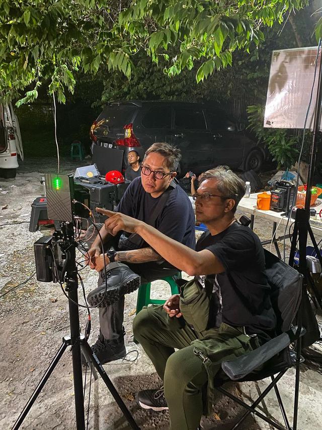 7 Potret Andi Bachtiar, Sutradara Catatan Akhir Sekolah The Series yang Jadi Sorotan