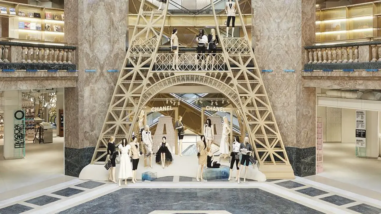 Kemegahan Menara Eiffel di Toko Baru Chanel