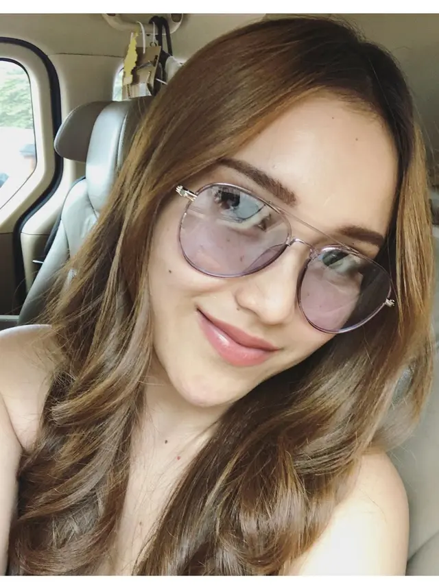 Masuk Nominasi Wajah Tercantik TC Candler, Ini 6 Potret Ayu Ting Ting yang Bikin Pangling