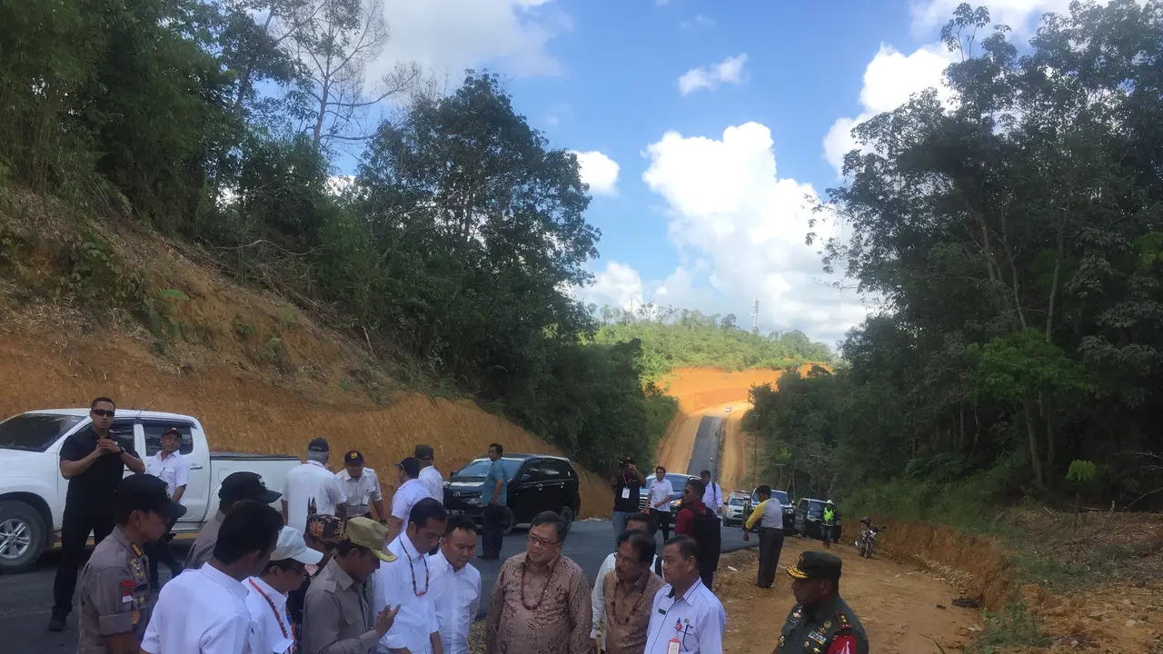 Presiden Joko Widodo atau Jokowi mengecek kelaikan Kalimantan Tengah (Kalteng) sebagai ibu kota.