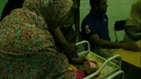 Saat ditemukan pertama kali, selain mengalami hyportemia, bayi nahas itu menderita luka di bagian tali pusarnya. Foto: (Fajar Eko/Liputan6.com)