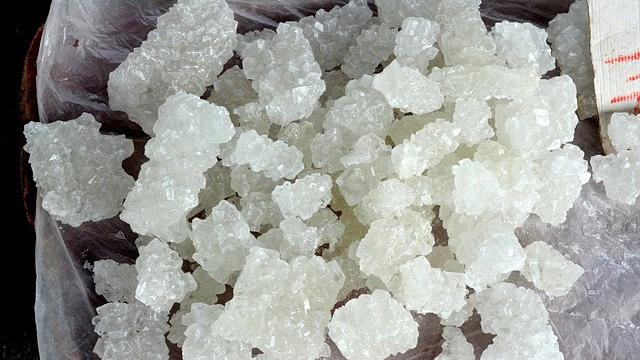 Gula batuManfaat Gula Batu bagi Kesehatan Tubuh