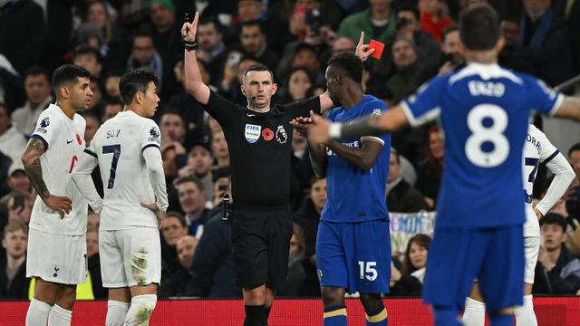 Foto: Dua Kartu Merah dan Lima Gol Dianulir VAR saat Hadapi Chelsea, Jadi Bumbu Kekalahan Pertama Tottenham di Liga Inggris Musim Ini