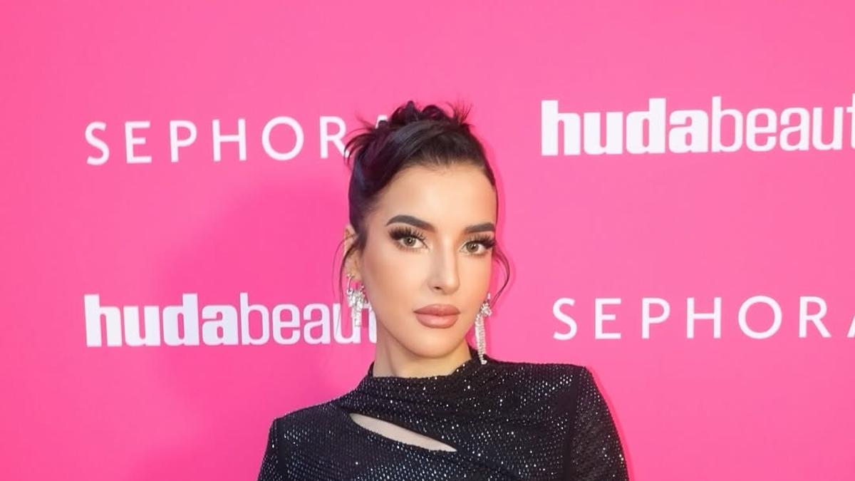 Gaya Glamor Tasya Farasya Bak Artis Hollywood Saat Jajal Glambot, Pakai Gaun Blink-Blink Rp13 Jutaan