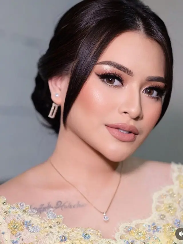 Nathalie Holscher saat pernikahan adiknya. [@nathalieholscher]