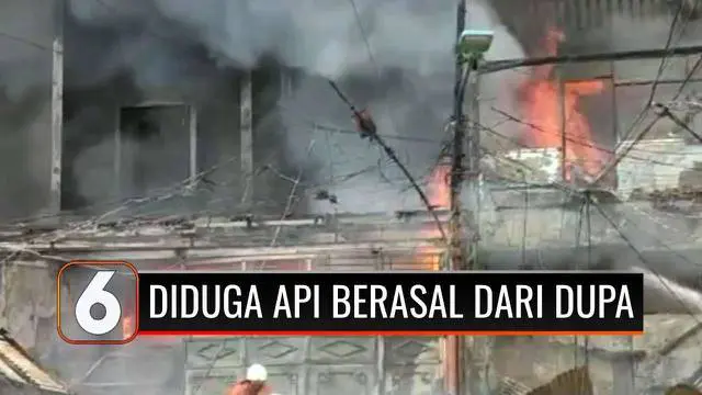VIDEO: Kebakaran 3 Bangunan dan 8 Kendaraan di Jakut, Diduga Berasal dari Pembakaran Dupa