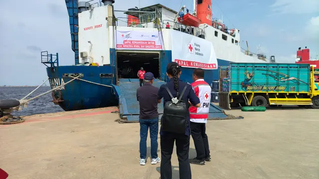 Palang Merah Indonesia mengirimkan 1 ton abon untuk korban banjir Sumatera