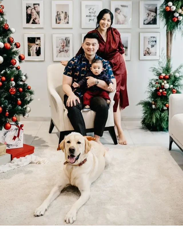 Jarang Tersorot, Ini 7 Potret Hangat Chef Arnold dan Keluarga