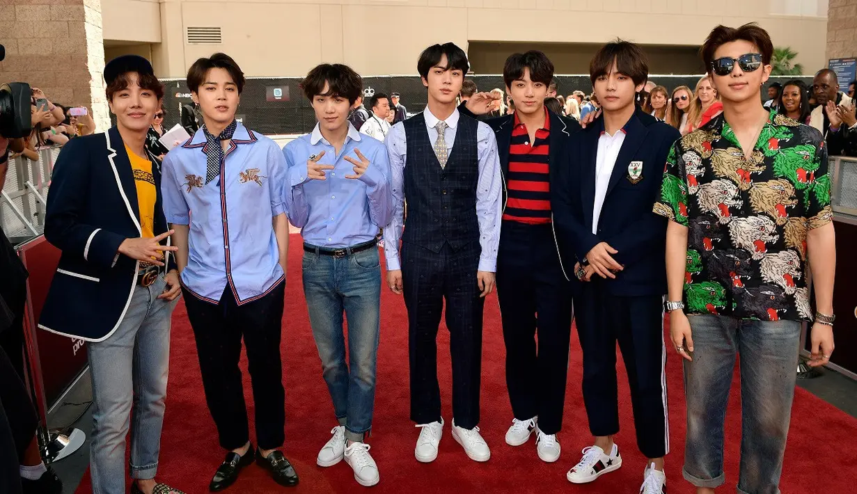 Seperti diketahui, ada kata dalam lirik lagu Fake Love yang harus diganti. Kata itu adalah 'naega', sebenarnya kata ini bearti 'aku' dalam bahasa Korea. (AFP/Matt Winkelmeyer/GETTY IMAGES NORTH AMERICA)