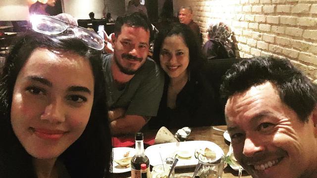 Dikira Ibu dan Anak, Ini 6 Momen Kebersamaan Zack Lee dan Rayya Makarim