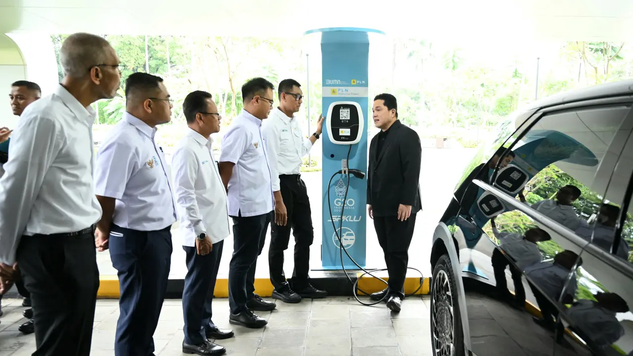 PLN telah membangun lebih dari 900 Stasiun Pengisian Kendaraan Listrik Umum (SPKLU) hingga Desember 2023. (Dok PLN)