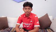 Pembalap binaan PT Astra Honda Motor yang akan mengikuti kelas Moto3 2026, Veda Ega Pratama. (Abdul Aziz/Bola.com)