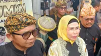 Ratu Tatu Chasanah (kerudung kuning), Ketua DPD Golkar Banten. (Senin, 12/08/2024). (Yandhi Deslatama/Liputan6.com).