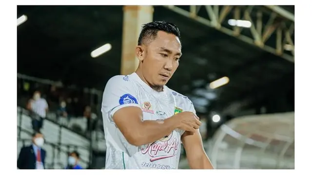 Resmi Hengkang, Ini 7 Potret Rendi Irwan dengan Tim Persebaya