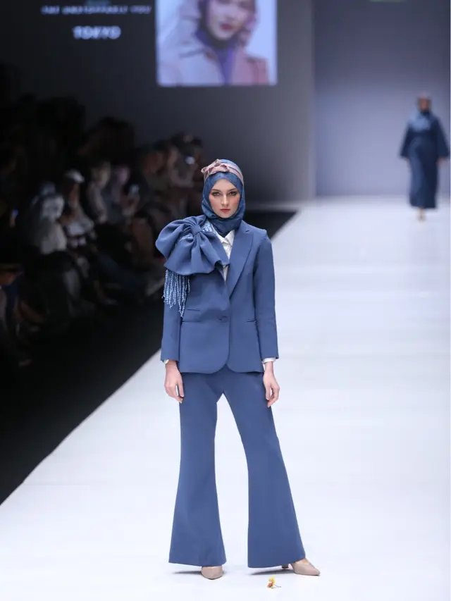 Aeresist Jilbab anti lepek dari Restu Anggraini