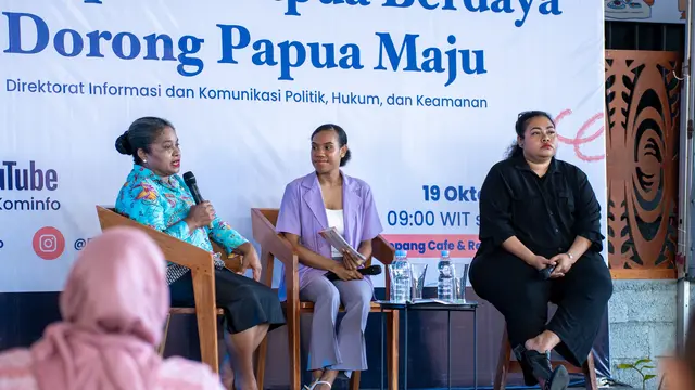 Perempuan Papua.
