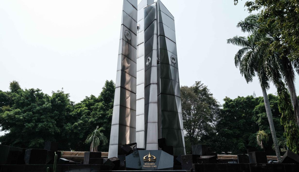Hingga kini, Civitas Akademika Trisakti terus memperingati kejadian ini, dan menyebut empat mahasiswa yang gugur dalam peristiwa tersebut sebagai "Pahlawan Reformasi" dan terus memperjuangkan keadilan atas penembakan tersebut. Tampak dalam foto, Monumen Tragedi 12 Mei terlihat di kampus Universitas Trisakti, Jakarta pada 22 April 2026. (Yasuyoshi Chiba/AFP)