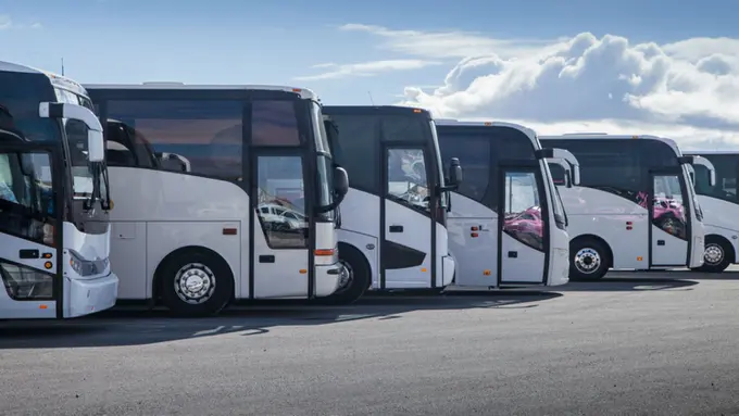 Balik ke Jakarta Usai Libur Akhir Tahun? Coba Nikmati Serunya Naik Bus!