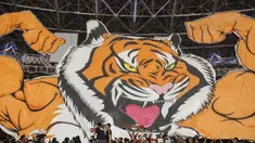 Suporter Persija Jakarta, The Jakmania, memberikan dukungan saat melawan Johor Darul Ta’zim pada laga Piala AFC di SUGBK, Jakarta, Selasa (10/4/2018). (Bola.com/Vitalis Yogi Trisna)