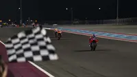 Pembalap Pramac Racing, Jorge Martin saat finis pertama Sprint Race MotoGP Qatar di Sirkuit Lusail. (X/Jorge Martin)