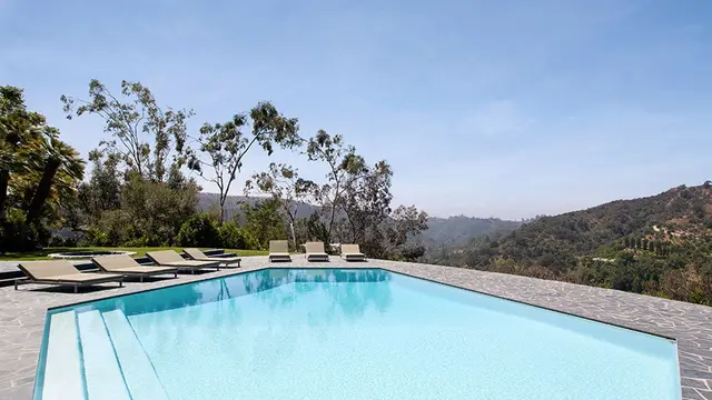 [Bintang] Adam Levine