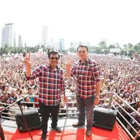 Belasan artis terlihat hadir dalam Konser Gue 2, seperti Slank, Krisdayanti, Ello, Tompi, Gading Martin. (Facebook Basuki Tjahaja Purnama)