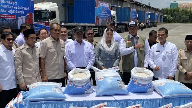 Pemerintah melepas ekspor beras perdana untuk kebutuhan jemaah haji di Arab Saudiyang menjadi pembuka jalan ekspor ke berbagai negara lainnya. (Liputan6.com/Christian)